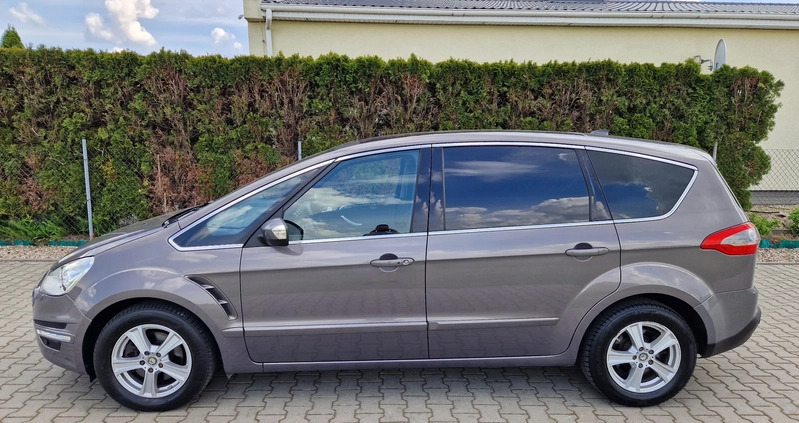 Ford S-Max cena 39900 przebieg: 235000, rok produkcji 2013 z Gniezno małe 211